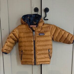 Patagonia baby reversible down sweater jacket hoody 12months